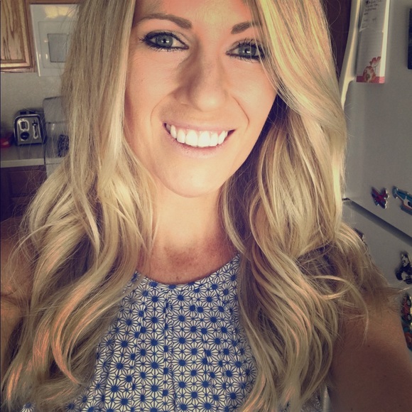 Meet your Posher, Miriam - Picture 1 of 1